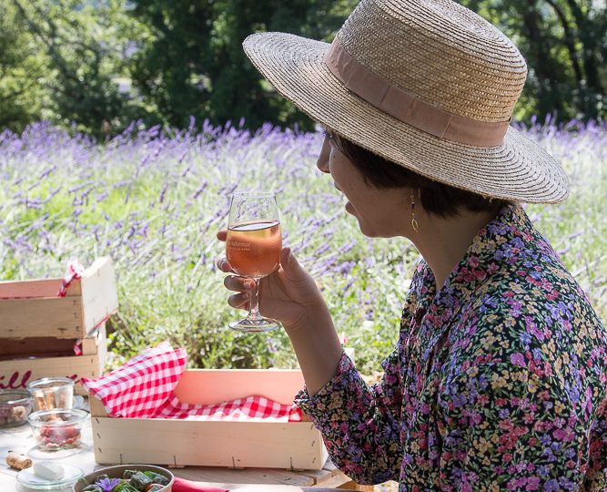 Sumptuous picnic surrounded by lavender – L’Essentiel de Lavande à La Bégude-de-Mazenc - 2