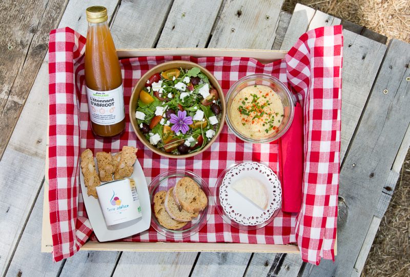 Sumptuous picnic surrounded by lavender – L’Essentiel de Lavande à La Bégude-de-Mazenc - 4